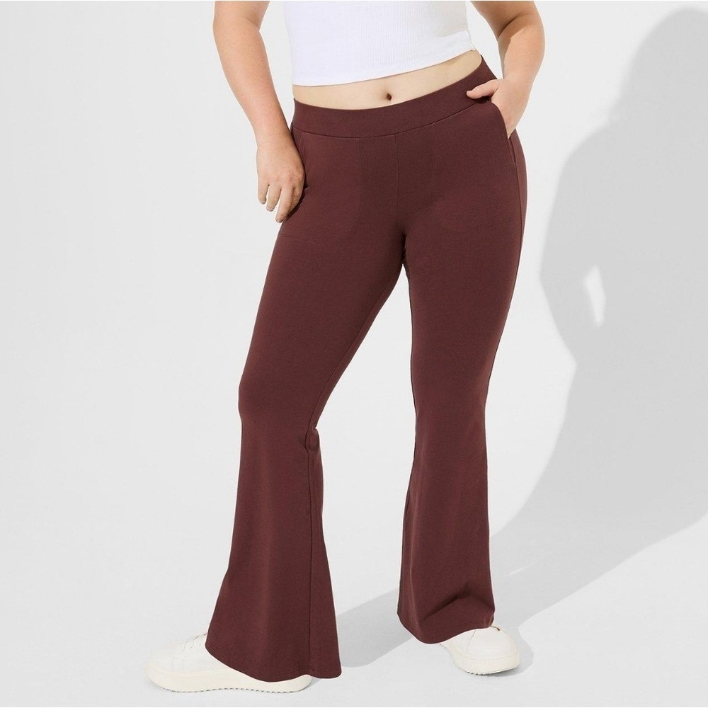 Torrid 00 Pocket Flare Leggings Sassafras NWT